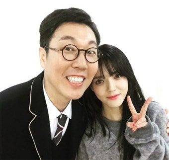 김영철, '아는형님' AOA 지민과 촬영 인증샷 공개 