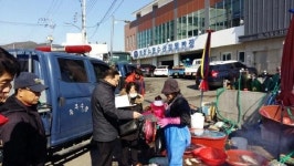 [포토뉴스] 용원어시장 적치물 정비