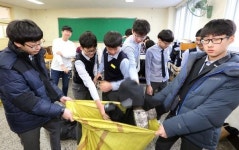[포토뉴스] 후배들에게 물려줄 교복