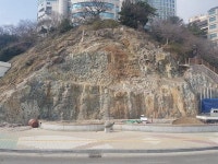 벌써 리모델링? 흉물 된 송도 인공폭포