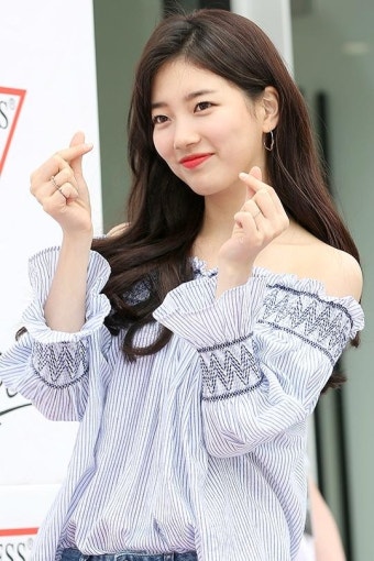 송혜교-수지, 손하트로 친한 우정 재확인...팬들 손수 매료