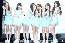 귀를 기울이면 여자친구 청순 파워 UP 되어 돌아왔어요 [포토]