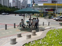 [포토뉴스] 횡단보도 그늘막 설치