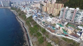 영도 흰여울마을, 산토리니(그리스 관광 도시) 벤치마킹