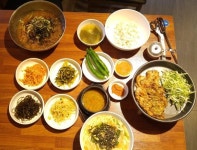 산이랑 보리밥 먹고 바다랑 전복밥 먹고