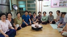 [포토뉴스] 경로당 삼계탕용 생닭 전달