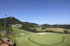 [통영 동원로얄CC] 미륵산과 바다 품은 톱 5 명품 코스… 퍼블릭의 기분 좋은 반칙
