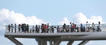 [포토뉴스] 송도해수욕장 구름산책로, 가을을 걷다