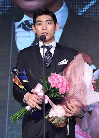 '2017 KBO 시상식' 신인상 넥센 이정후 