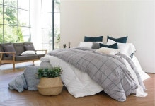 이브자리, 구스이불 사면 이불하나 기부 착한 구스 캠페인 진행