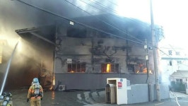 사하구 장림동 스펀지 제조공장서 불…2층 건물 1개동 전소