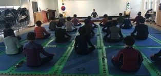 연제구 거제1동 요가교실, 이웃돕기 성금 기탁