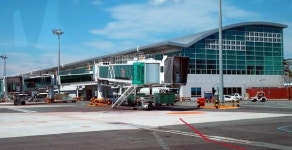 김해공항 지원 안 하려고 위상 낮췄나