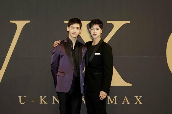 동방신기와 강타, SM엔터테인먼트와 재계약 체결! K팝 역사 써나갈 종신 SM맨 예고