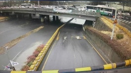 부산 동래구 온천천 세병교 하부도로 양방향 교통통제