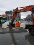 사하구 하단교차로 깊이 3M 싱크홀 발생, 주변 차량 통제