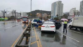 기장읍 내리 편도3차로 도로에서 5중 추돌사고
