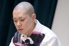 새 앨범 설명하는 오혁 [포토]