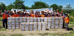 [포토뉴스] 소외 이웃에 감자 전달