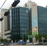 JYP 신사옥 관심 급증… 온라인 커뮤니티 통해 공개된 외관 보니...