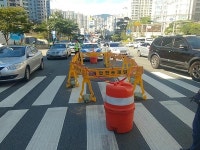 북구 수정역 앞 도로서 폭 1m 싱크홀, 차량 통제