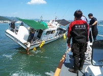 사천시 학섬 인근서 낚싯배 좌초… 인명피해 없어