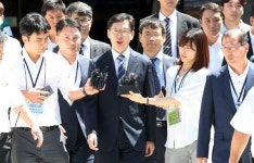 (속보) 법원, 김경수 경남도지사 구속영장 기각…