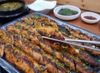 [부산 거제동·부전동 한방장어구이] 흙내 잡은 민물장어… 늦여름 보양 최고