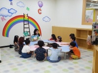[포토뉴스] 어린이 대상 영어 그림책 읽어주기