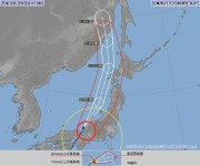 '시속 65km' 태풍 제비 현재 위치와 일본기상청 예상경로(4일 오후 4시)