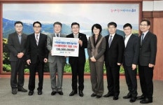 세정나눔재단, 금정구에 수어통역센터 차량 기탁