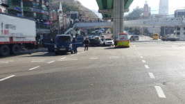 사상구 신모라사거리 차량 6중 추돌사고 발생