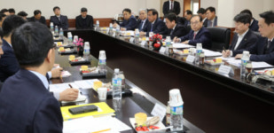 부산시, 부품 업체들과 긴급 간담 “르노삼성 파업 여파로 직원들 청소 시키다 지금은 휴가 보내”