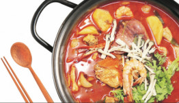 2TV 생생정보 꽃게닭볶음탕, 대구 동호동 꽃게품은닭…우리동네숨은맛집[오늘방송맛집]