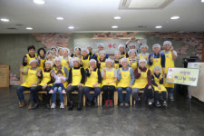 [포토뉴스] 부산 적십자사 제빵 봉사활동