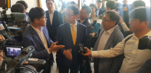 현대重 실사단 거제 도착 노조 면담 대기…변광용 시장 면담 거부