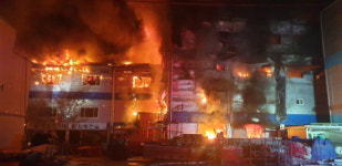 [31일 기장 한의약품 제조 공장 불] 샌드위치 패널 건물 밀집·주변 가스업체… 대형 화재 될 뻔