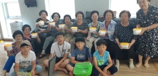 해운대청소년문화의집, 제습제 만들어 경로당에 전달