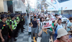 부산시민 주말 400여 명 모여 ‘아베 규탄’