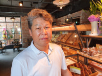 김덕규 ‘김덕규 과자점’ 대표, 직접 개발한 빵만 200가지 넘어… 경남 최초 제과제빵 ‘명장’