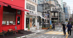 중국인은 ‘센텀시티’ 일본인은 ‘전포 카페거리’로 몰려