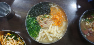 [덕두시장 시장분식] 칼국수 맛 어떻길래, 비행기 타고 올까?