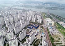 폐교 위기 학교 ‘대체이전’ 눈 감고 ‘신설’만… 근시안 행정