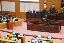 “부산시청 앞 행복주택 축소 안 돼”…부산시의회, 시정 집중 포화