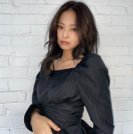 제니 블랙 패션X핑크빛 볼 빠져들 수밖에 없는 치명적인 매력