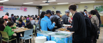 이가앤쿡 어르신 뷔페식 후원행사 개최