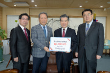 고신대학교 목사동문회, 목회자 자녀 8명에게 장학금 4백만 원 전달