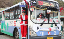 ‘산타’가 운전하는 189번 시내버스 타 보실래요