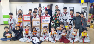 당리동 동대태권스쿨 사랑의 라면 후원