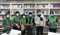 새마을문고 청학1동분회 코로나 감염증 예방 위한 해돋이 작은도서관 소독 실시